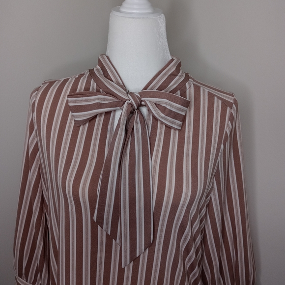 Adrianna Papell Women Stripe Blouse Size Medium - Picture 2 of 5